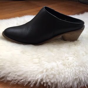 Black Leather Kelsi Dagger Mules
